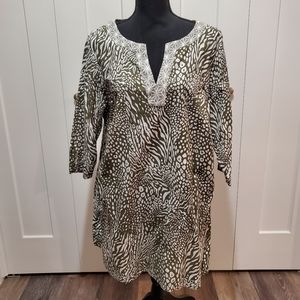 Green and white casual tunic.